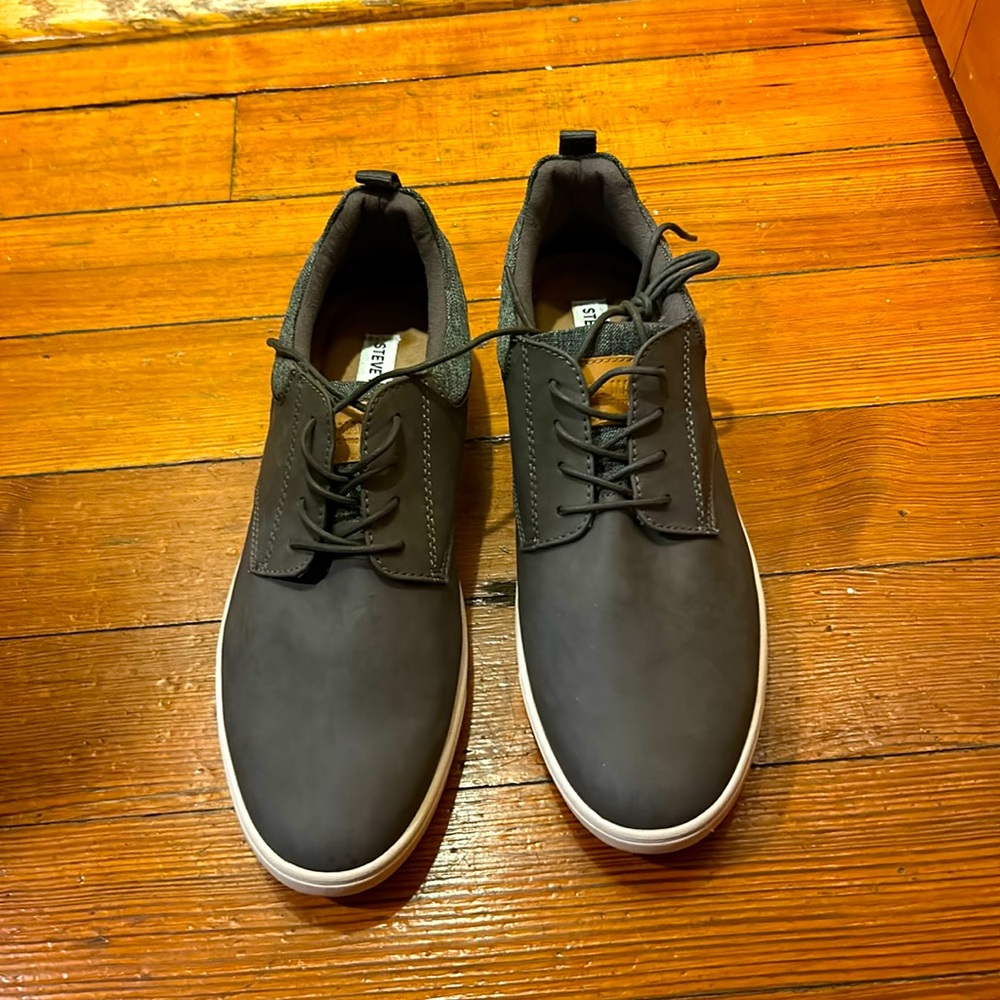 Steven Madden - Charcoal Grey Casual Sneaker - NWOT, Size 10M